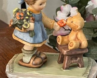 Hummel BH 66 Girl Teddy Bear Flowers