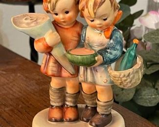 Hummel 52/0 Going to Grandmas