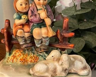 Hummel 99 "Eventide" Boy Girl Lamb