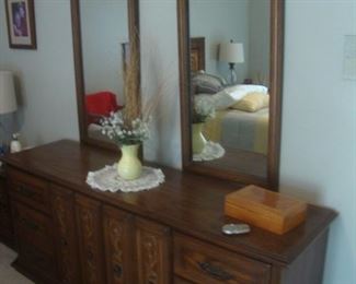 Dresser w 2 mirrors by American Furniture Co