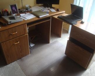Computer desk w space saver file cabinet
