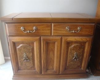 Sideboard w lift out top