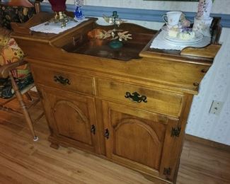Kling Colonial dry sink w/ copper tray