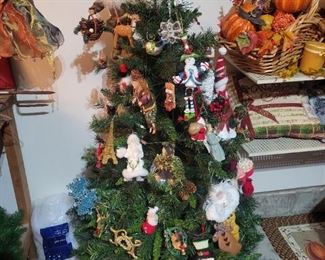 nice ornaments & Christmas tree