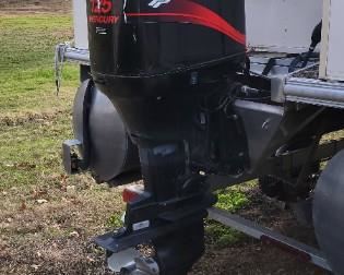 2005 Monark 226 Pontoon Boat