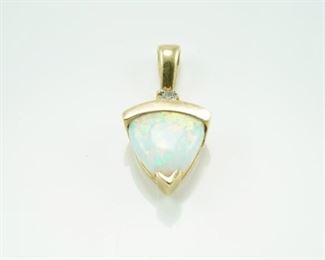 Opal in 14k pendant