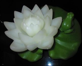 Lotus Candle with Froggie