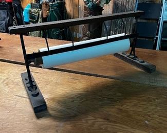 Antique paper dispenser