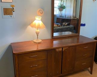 Willing to presell the broyhill saga bedroom set, hutch, coffee table and two end tables but you must buy all! 

