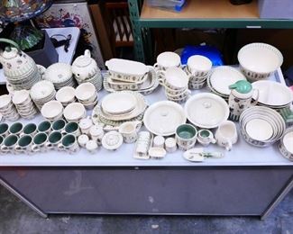 Large Pfaltzgraff "Naturewood" Dinnerware Collection (Approx. 185 Pieces)
