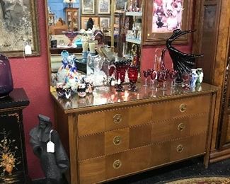 Drexel Dresser with Side Mirror. Excellent condition.