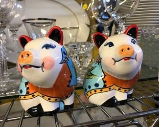 Love these Ceramic Pig Salt and Pepper Shakers.