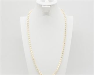 Hand-Knotted Pearl Necklace
