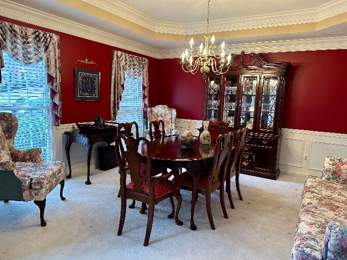 Pristine solid mahogany dining room set
