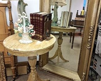 Large selection of mirrors