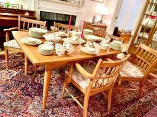 Dining Table/Chairs