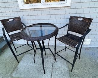 Outdoor Cafe Table w 2 High Chairs