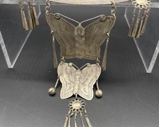 Silvertone Chocker Necklace w/ Hanging Butterflies