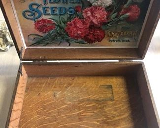 CLOSE UP VIEW OF EXTREMELY RARE ORIGINAL VICTORIAN FERRY SEED COMPANY DETROIT, MICHIGAN OAK SEED KIT WITH BRASS LATCHES