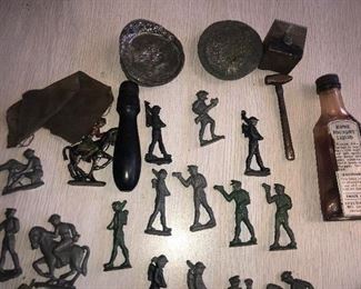 Close Up View Of RARE 19TH CENTURY LEAD SOLDIER MOLD MANUFACTURING SET