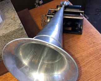 CLOSE UP VIEW OF ORIGINAL TIN WITCHHAT MUSIC HORN WITH RARE COLUMBIA PHONOGRAPH WINDUP CIRCA 1898 AND IS OPERATIONAL WITH GREAT MUSIC