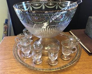 FULL VIEW OF RARE FISHER FAMILY VENICE HAND PAINTED PUNCHBOWL SET HAND BLOWN AND HAND PAINTED WITH NO DAMAGE
