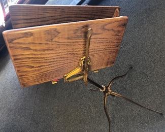 AMERCIAN VICTORIAN OAK MUSIC/BOOK STAND