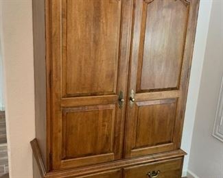 Gorgeous Ethan Allen Vanity Cabinet