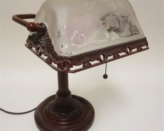 1090	CONTEMPORARY ORNATE METAL DESK LAMP W/ETCHED GLASS SHADE, APPROXIMATELY 15 IN HIGH
