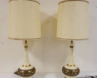 1112	PAIR OF BRASS MIDCENTURY MODERN TABLE LAMPS, FORTUNE LAMP CO 1961, APPROXIMATELY 39 IN HIGH
