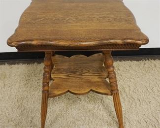 1192	ANTIQUE SOLID OAK PARLOR LAMP TABLE, APPROXIMATELY 23 IN SQUARE X 29 IN H
