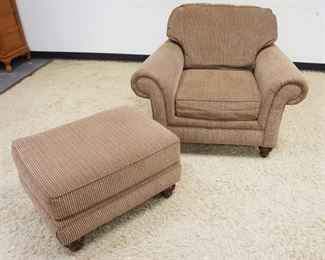 1231	BROYHILL UPHOLSTERED ARM CHAIR WITH OTTOMAN
