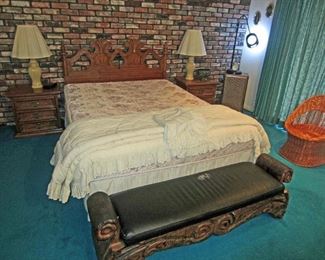 Primary bedroom queen set. pair Pioneer floor/bookshelf speakers