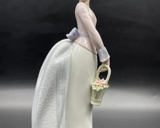 Lladro Porcelain Figurine Basket of Love #7622