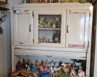 Kitchen cabinet