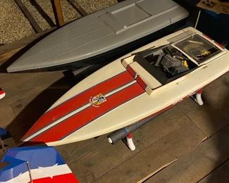 RADIO CONTROLLED POWER BOATS 