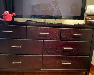 7 DRAWER DRESSER 