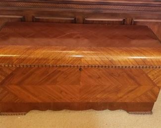 Lane 1940s cedar chest