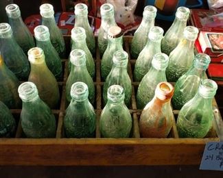 Vintage Coke crate w/bottles