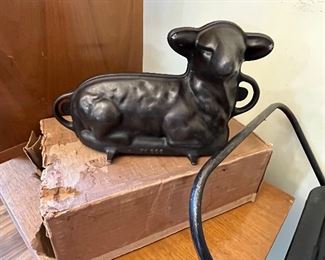 Griswold lamb mold with original box