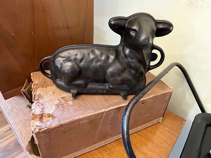 Griswold lamb mold with original box