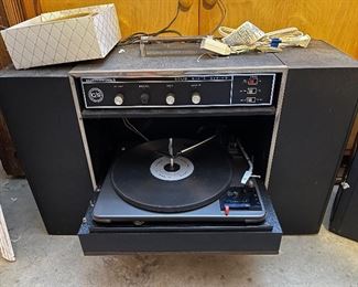 Mastercraft portable record player with Garrad turntable