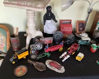 MIX OF COLLECTIBLES 