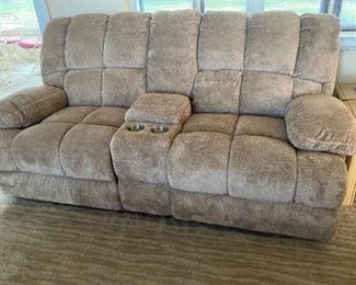Sofa w/recliner each end