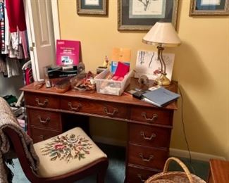 Vintage Knee Hole Desk With Mahogany Tapestry Chair