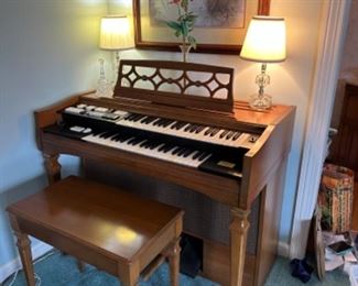 Wurlitzer Organ Model 4070