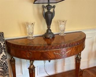 MAITLAND SMITH SOFA TABLE OR SIDE TABLE FOR DINING ROOM