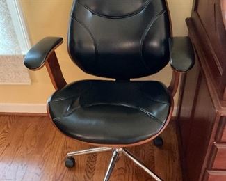 LEATHER DESK CHAIR