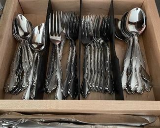 Stainless flatware