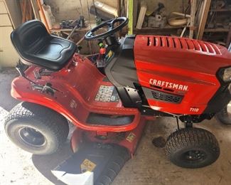 Nearly new Craftsman 42" cut riding mower